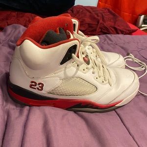 Sir Jordan retro 5 fire red